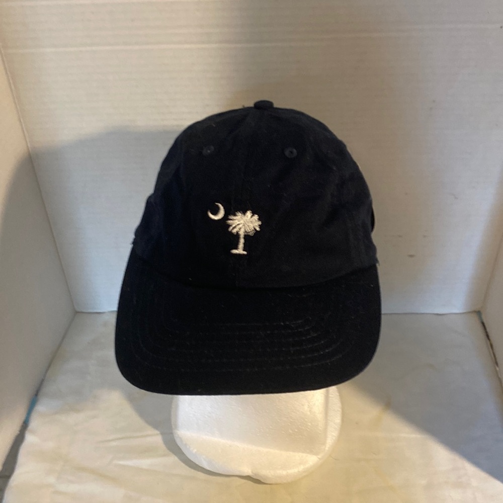 NWT. Navy Palmetto baseball cap.
